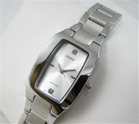 Harga jam tangan casio original dan bergaransi resmi analog dan digital yang keren dengan fitur lengkap yang dijual online dan harga murah. Jual Casio ORIGINAL LTP-1165A-7C2 Jam Tangan Wanita ...