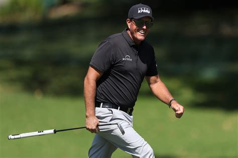 Woods Mickelson Are Most Popular Golfers On Pga Tour