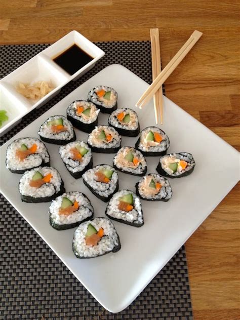 In Werkelijkheid Is Zelf Sushi Maken Eigenlijk Best Wel Makkelijk Sushi Kit How To Make Sushi