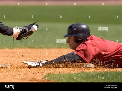 Baseball Player Sliding Base Hi Res Stock Photography And Images Alamy