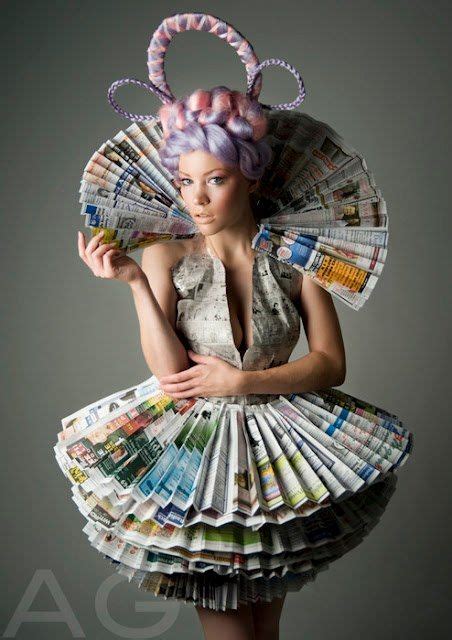 Vestido Elaborado Con Papel Periodico Newspaper Dress Paper Dress