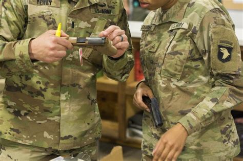 101st Airborne Division Fields Armys New Modular Handgun System