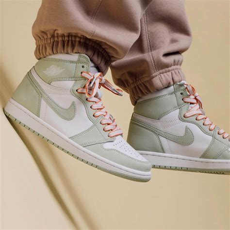 Air Jordan 1 Retro High Wmns Og Seafoam — Kick Game