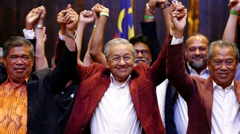 Wawasan 2020 ialah sebuah wawasan kerajaan tun dr mahathir mohamad, perdana menteri malaysia ketika itu, yang bertujuan untuk meningkatkan malaysia menjadi sebuah negara perindustrian dan negara maju sepenuhnya menjelang tahun 2020. Malaysia may have failed Wawasan 2020's economy goals… but ...