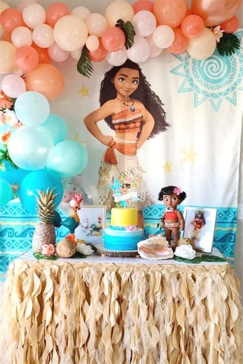 Take A Look At This Tropical Moana Birthday Party The Dessert Tabe Is Fantasti Moana