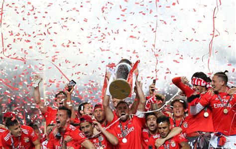 Learn all about the career and achievements of haris seferovic at scores24.live! Benfica campeão: as imagens da festa | Fotogaleria ...