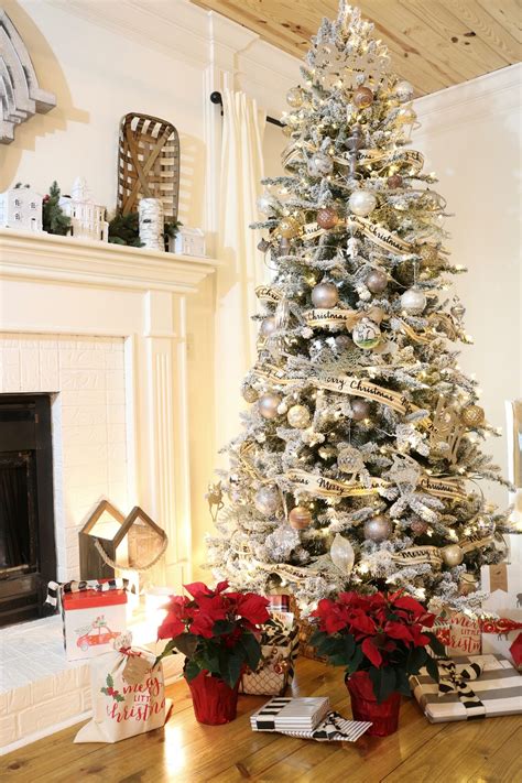 I love farmhouse decor but i also love glam and traditional decor. Farmhouse Christmas Tour | Refresh Restyle