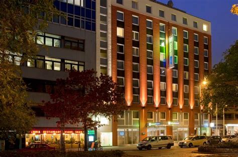 Wifi is free, and this hotel also features an indoor pool and a restaurant. Holiday Inn Express Berlin City Centre-West: Bewertungen ...