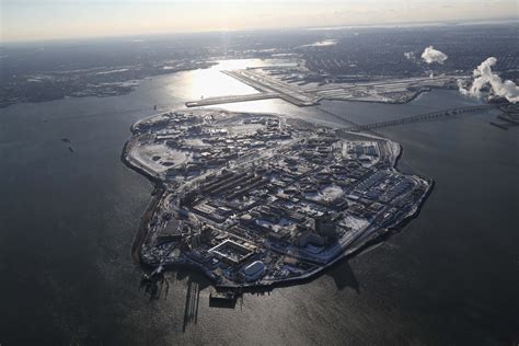Rikers Island Prisoners Offered 6 Per Hour Protective Gear To Dig