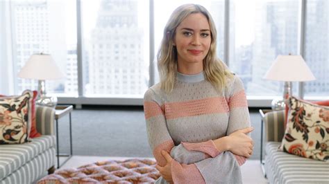 73 Questions With Emily Blunt Watch The Actress Play Vogues Eic Vogue
