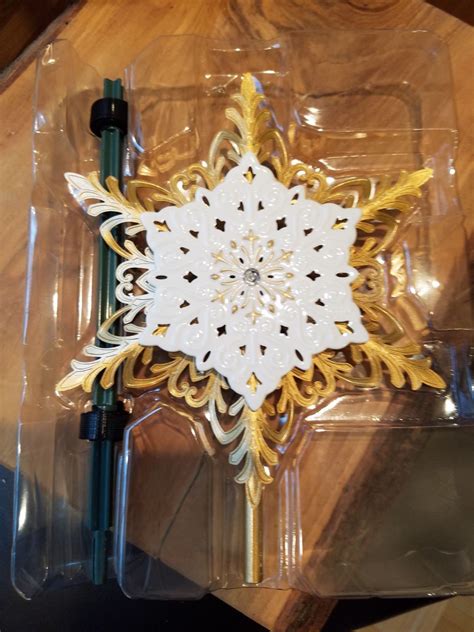 Hallmark Keepsake Porcelain And Metal Snowflake Christmas Tree Topper