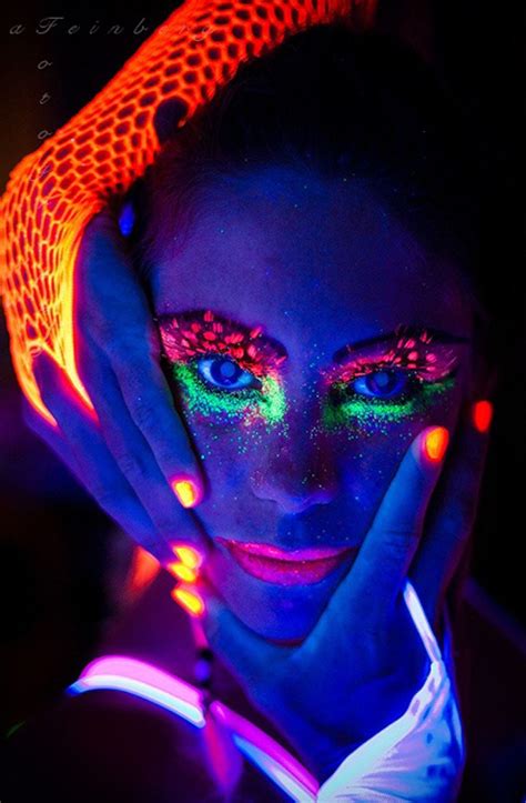 Neon Fancy Under Black Light It´s Funny Neon Painting Light Painting Face Painting Trippy