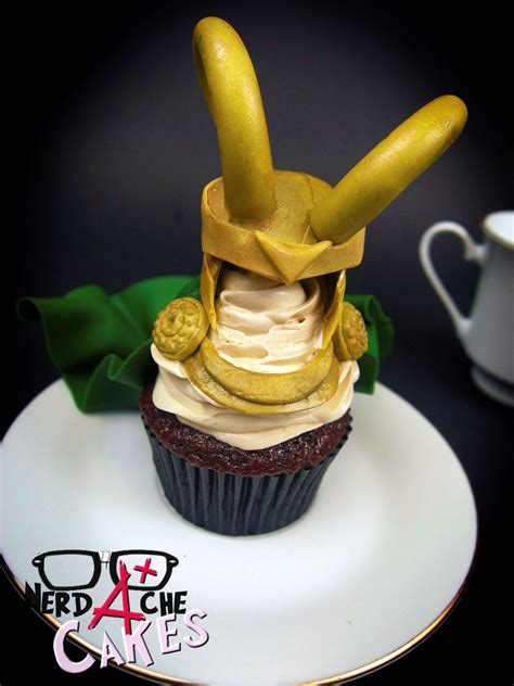 Thor's hammer, captain america's shield, hulk's fist, spiderman's web with spider and iron man's head and hand with light up gauntlet. photography art food cake Thor loki avengers Marvel Comics ...