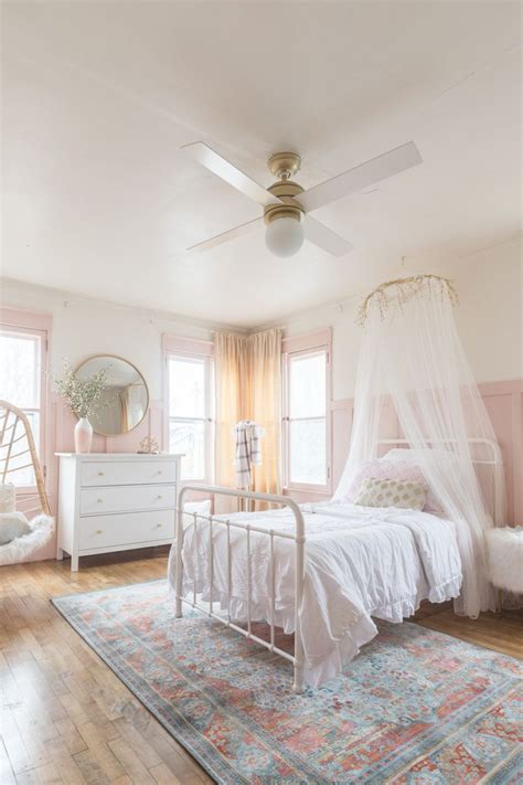 Turn your little girl's bedroom into her very own chic and playful retreat with these simple design ideas. Pink & Gold Girls Bedroom Decor Ideas | Big girl bedrooms ...