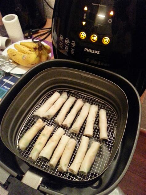 Kalau goreng guna minyak biasa, kena tunggu depan dapur sebab takut hangit. love to 5S: Philips Air Fryer: lauk, kuih, kek etc.