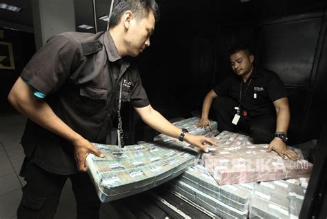 Ini Sebab Marak Skimming Di Perbankan Indonesia Republika Online