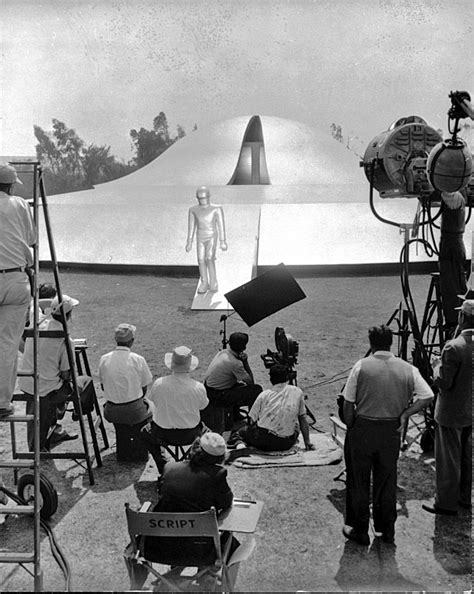 American Sci Fi Film The Day The Earth Stood Still 1951 Features The