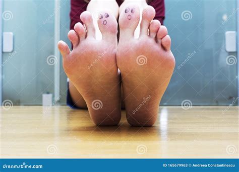 Surprised Feet Stock Image Image Of Skin Summer Sole 165679963