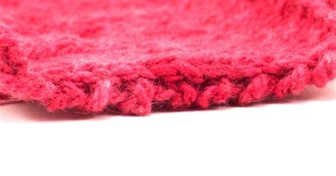 Knitting garter stitch flat means that you can knit every stitch of every row. The Reverse Garter Selvedge Edge | Knitting Stitch ...