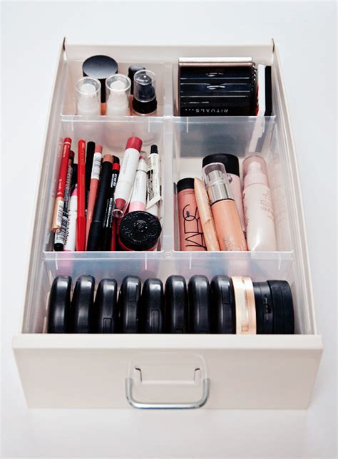 Using the ikea malm dressing table for makeup storage with the billingen drawer inserts. A Makeup & Beauty Blog - Lipglossiping » Blog Archive The ...