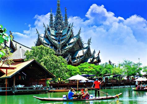 Sanctuary Of Truth Holiday Inn Pattaya
