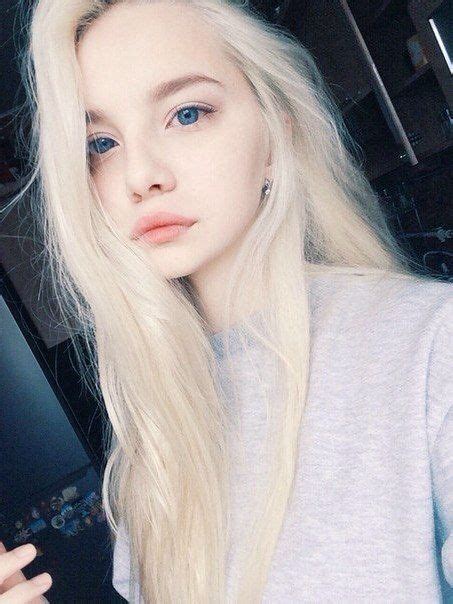 a russian girl who goes by the name lenyhkaa blonde hair blue eyes blonde dye modelo albino