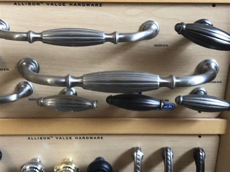 How do you select Cabinet Door Drawer Pull sizes?