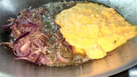 Kesemua bahan akan disatukan dan dimasak sehingga kering. Sambal Tempoyak Ikan Bilis | Durian lebih baru sedapppppp ...