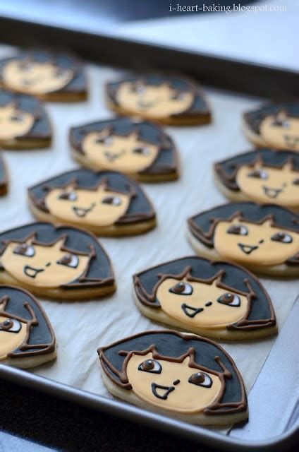 The Cookies Have Been Decorated To Look Like Cats