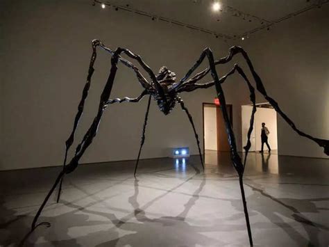 Louise Bourgeois Louise Bourgeois Gigantic Spider Sculpture Fetch 32