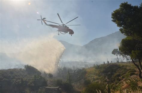 Σε νέο μήνυμα του «112», καλούνται οι κάτοικοι του ολυμπιακού χωριού και των θρακομακεδόνων να μετακινηθούν προς. Σε ύφεση η φωτιά στους Θρακομακεδόνες (pics) - Newsbomb ...