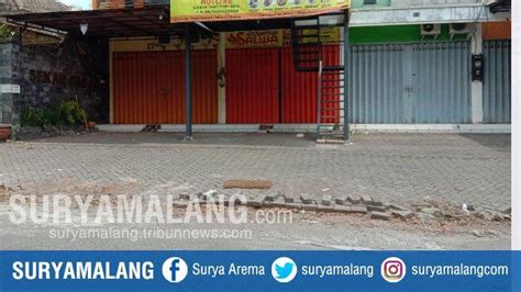 Gubernur jawa timur khofifah indar parawansa telah menetapkan upah minimal kabupaten/kota (umk) . Depot Surya 1 Kabupaten Nganjuk, Jawa Timur - 𝗔𝗕𝗗𝗜 𝗡𝗘𝗚𝗔𝗥𝗔 ...