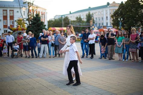 Crowd Of Circassians Circassian Dance Dancing Young Circassians