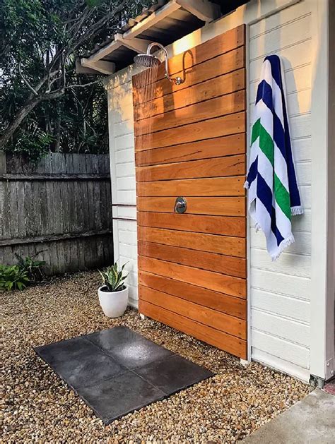 30 Outdoor Shower Ideas For Backyard To Diy This Summer Blitsy Outdoor Bathrooms Outdoor