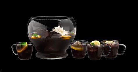 It's a great cocktail for all types of parties and happy hours! Cocktails: Zwei Winterpunschs mit Kraken Black Spiced Rum ...