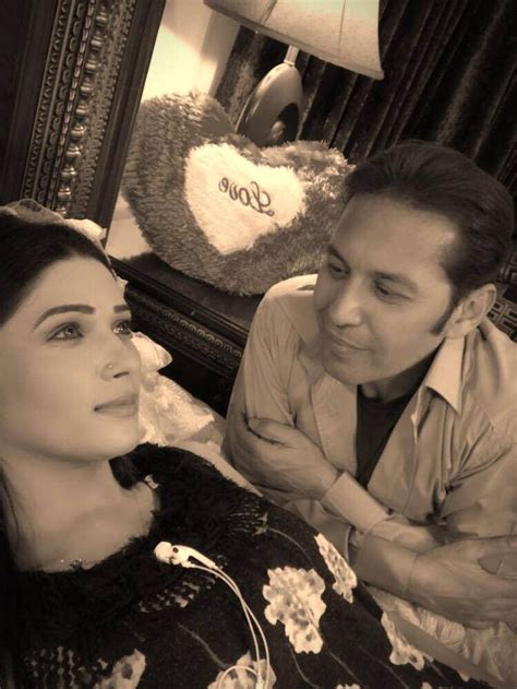 Rohid Ali Khan And Zara Malik In Bedroom Zara Khan Scene