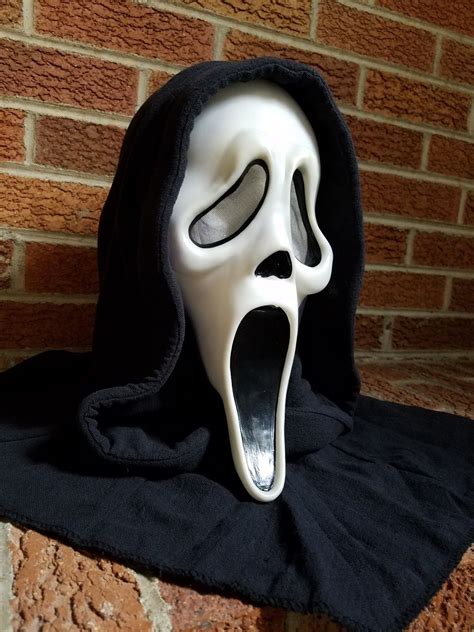 August 15th 2017 Scream 4 Production Run Ghostface Mask Up For Grabs