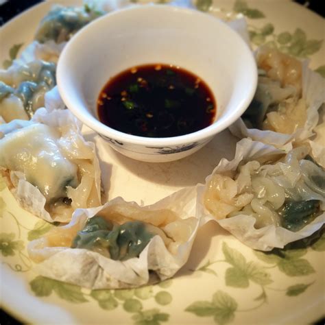 The vegetable dim sum is chinese cuisine and goes very well as an appetizer. Vegetarian Dim Sum: Steamed Dumplings with Wild Garlic - energya