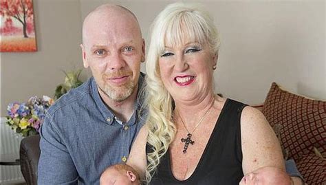 Una abuela británica de 55 años da a luz a trillizos MISCELANEA CORREO