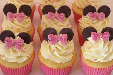 Minnie Mouse Cupcake For Childs Birthday Vanilla Cake With Vanilla