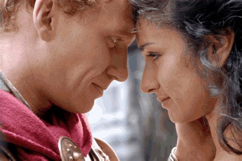 Kevin Mckidd As Lucius Vorenus And Indira Varma As Niobe Rome Photo