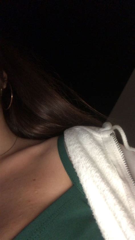 Fake Story Selfie Poses Instagram Girl Photo Poses Insta Photo Ideas