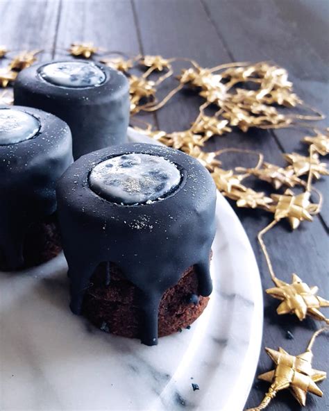 Wolfenoot Chocolate Layer Cakes With Full Moons And Caramel Filling