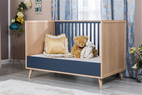 Converthow to convert a kendall crib into a toddler bed | pottery barn kids. Romina's New York crib converts to both a toddler bed and ...