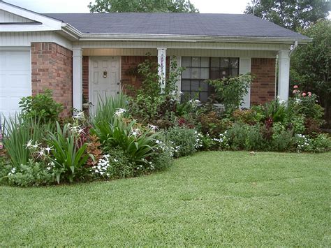 Inspiring 25 Stunning Small Curb Appeal Ideas For Your Front Yard