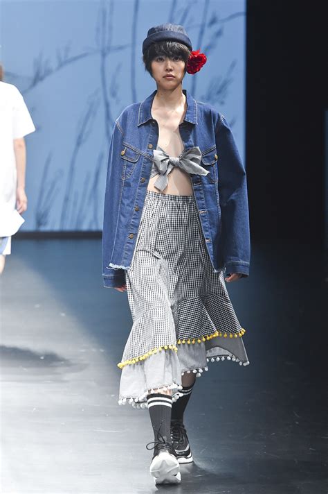 asian-fashion-meets-tokyo-tokyo-spring-2019-fashion-show-fashion,-asian-fashion-models,-asian