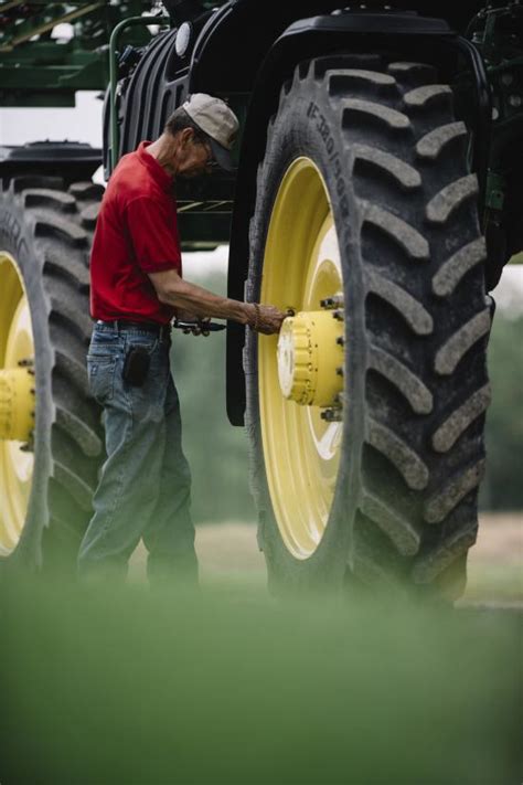 Agronomy Tip Air Volume In Tires And Soil Compaction Successful Farming