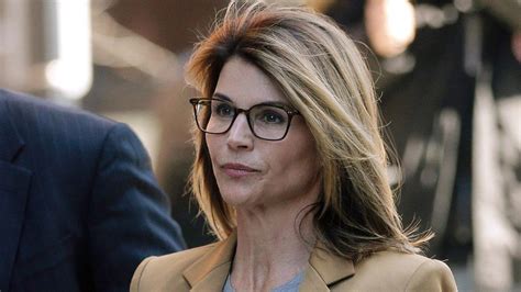 Lori Loughlin Pitching Tell All Amid College Scandal