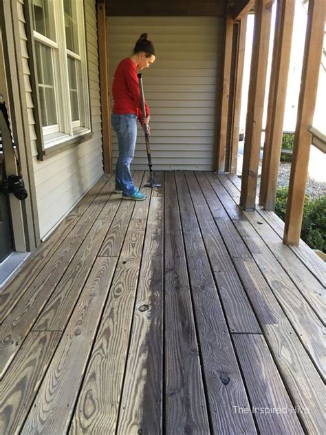 How To Refinish Your Old Wood Front Porch We Used Behr Cordovan Brown And Pinto White Stains