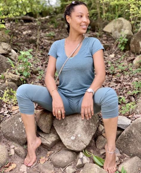 ghanaian actress nicki samonas flashes huge camel toe trending or not